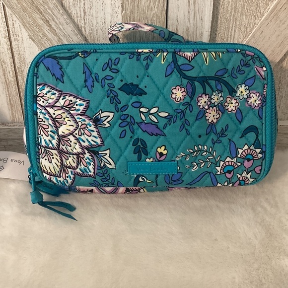 Vera Bradley Blush and Brush Makeup Case—Peacock Garden Pattern - Picture 1 of 9